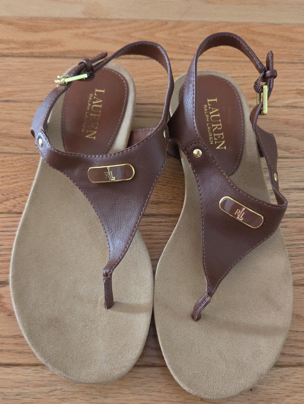 Lauren Ralph Lauren Kacy Brown Faux Leather Thong Sandals Size 8B Gold Logo